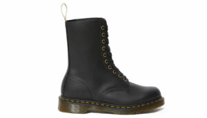 Dr. Martens 1490 Vegan Black Felix Rub Off