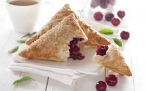 Meggyes töltelék darabos gyümölcsökkel Mella Filling Ireks - 500 g - IREKS IREKS