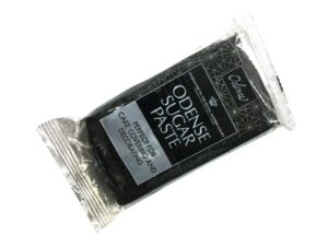 Fekete bevonatú anyag - hengerelt fondant Sugar Paste Black 250 g - Odense Marcipan Dánsko Odense Marcipan Dánsko